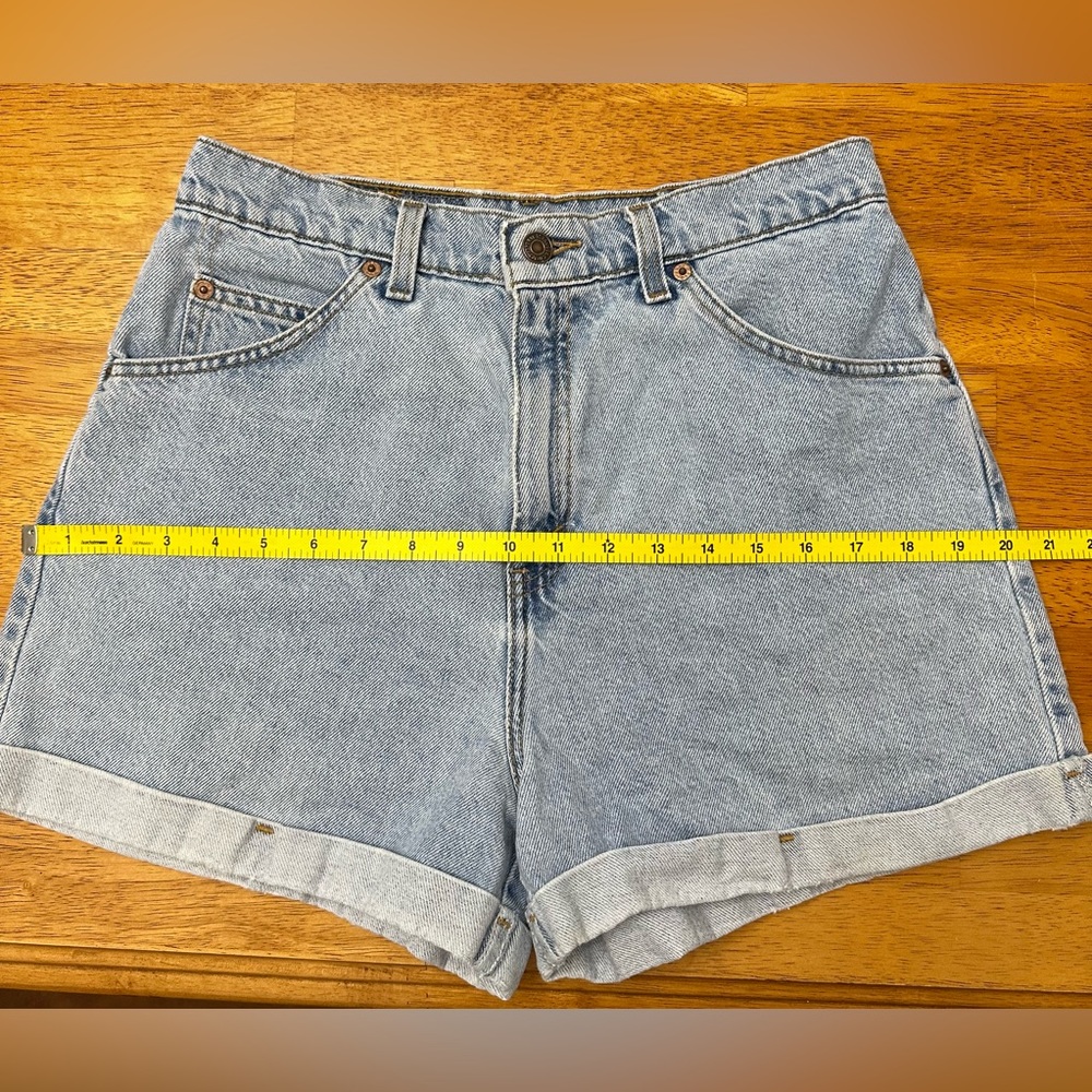 Levi’s VTG orange tag light wash denim shorts - Picture 6 of 9